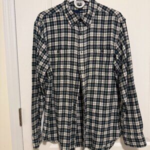 Men’s Classic Fit long sleeve flannel- M
